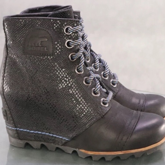 Sorel 1964 Premium Wedge Black Noir Snake Print Boot Size 5 - Picture 2 of 8